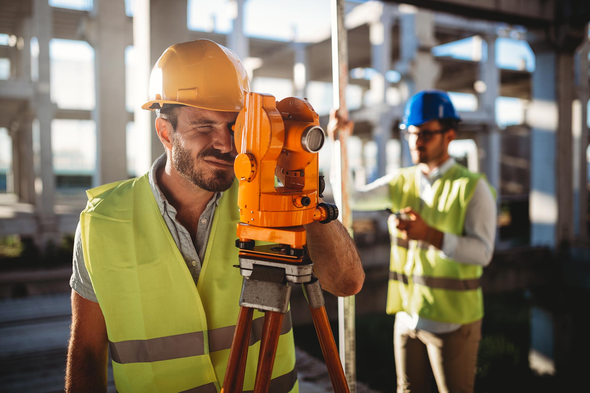 engineer surveyor working with theodolite at const 2025 03 14 02 57 40 utc